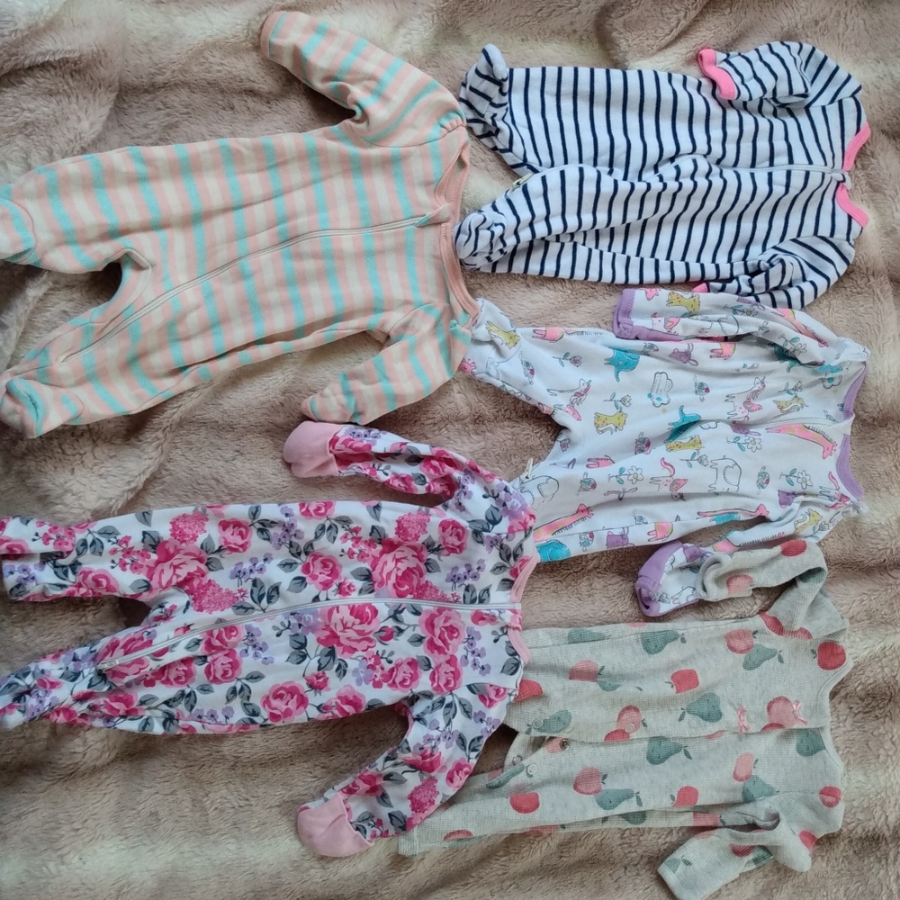 5 newborn girls sleepers